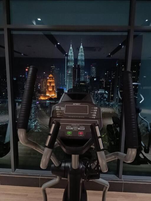 Lx 36a 2queen Bed Infinity Pool Klcc View Apartemen Kuala Lumpur