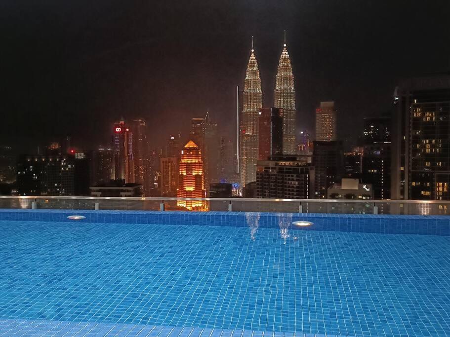 Lx 36a 2queen Bed Infinity Pool Klcc View Apartemen *